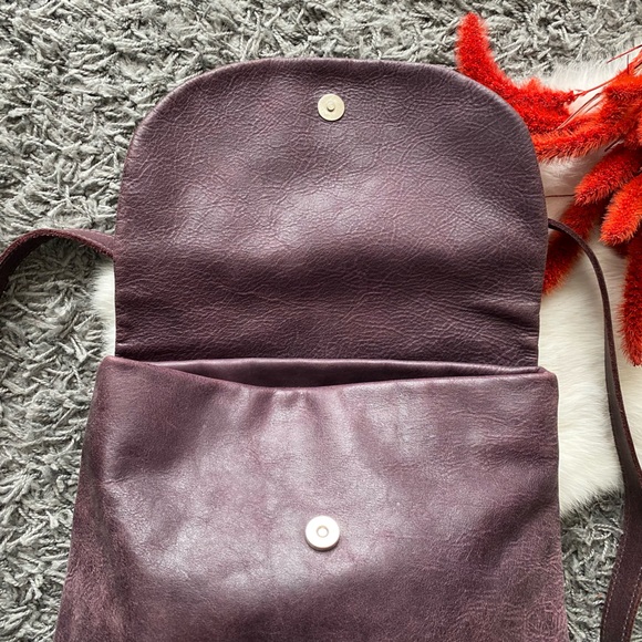 Roots Genuine Leather Backpack - Picture 2 of 10